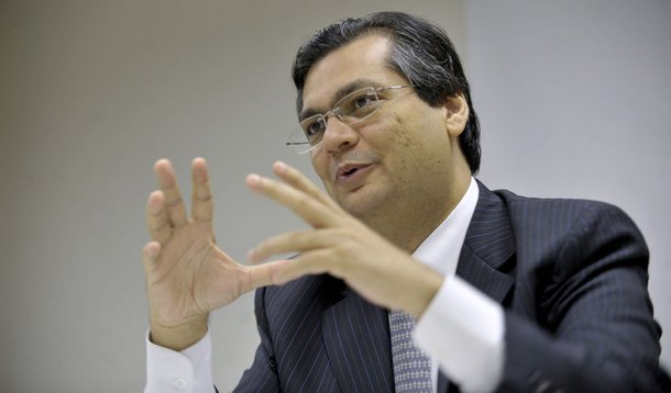 Governador Flávio Dino determinou o pagamento antecipado do funcionalismo estadual para este sábado (28); Programado para o dia 3 de março, o pagamento ainda neste mês beneficia 112 mil servidores ativos e inativos; a decisão do governador considerou a possibilidade financeira alcançada neste mês pelo Estado, a tabela de pagamento está mantida, mas todas as vezes que houver possibilidade a folha será paga dentro do mês