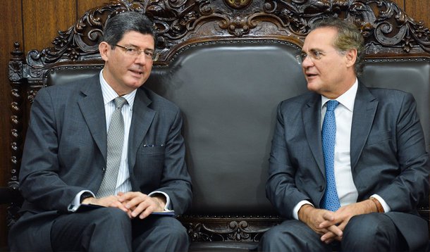 O governo federal acatou a proposta do Congresso para reajuste escalonado das tabelas do Imposto de Renda, que passa a valer a partir de abril; nesta quarta (11), será publicada medida provisória definindo correção gradual de 6,5%, 5,5%, 5% e 4,5%, de acordo com a faixa de renda dos contribuintes, sendo as mais baixas favorecidas por ajustes maiores; "Importante é que houve uma construção junto com Congresso, dentro da capacidade fiscal do país, no momento de ajuste fiscal, mas acho que cumprimos com valor que é suportável", afirmou o ministro da Fazenda, Joaquim Levy