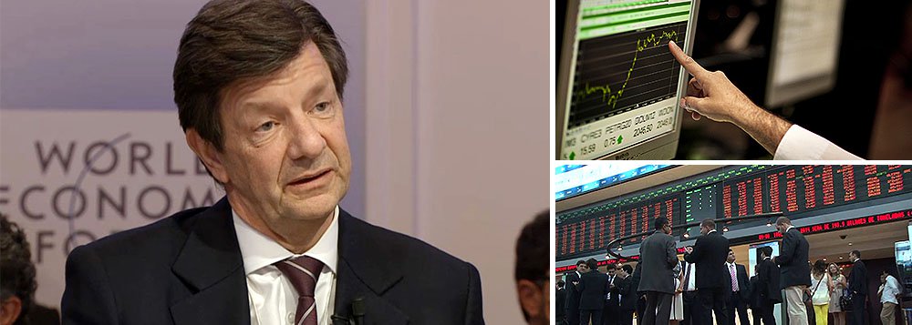 Presente ao encontro dos líderes mundiais em Davos, na Suíça, o banqueiro Roberto Setubal fez previsões agourentas, como a desvalorização das moedas dos emergentes, que, até agora, não se materializaram; ao contrário, um dia depois da fala do banqueiro, o real se valoriza e as ações brasileiras, em especial da Petrobras e da Vale, sobem com força; ao que tudo indica, os investidores estão mais interessados nas palavras do ministro Joaquim Levy, da Fazenda, do que no catastrofismo do dono do Itaú Unibanco; Levy disse sentir em Davos torcida a favor do Brasil, enquanto Setubal parece torcer contra