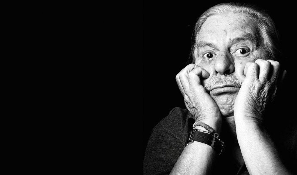 Morreu, aos 77 anos, Hugo Carvana; recentemente, Carvana recebeu uma homenagem durante o Festival de Cinema, do Rio de Janeiro, por conta do longa-metragem Vai trabalhar, Vagabundo, exibido em 1973; Carvana chegou a dirigir filmes famosos como Não se Preocupe, Nada vai dar Certo(2009), Casa da Mãe Joana (2007), O Homem Nu (1996), Bar Esperança, o Último que fecha (1982) e Se Segura, Malandro (1977)