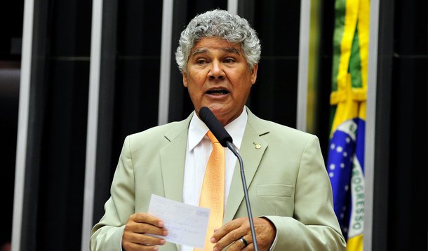 "A minha campanha foi franciscana e clara", disse nesta tarde o deputado Chico Alencar (Psol - RJ), candidato à presidência da Câmara dos Deputados, fazendo alusão ao baixo orçamento de sua campanha; segundo ele, foram gastos apenas R$ 150, utilizados na impressão de folhetos com suas principais propostas