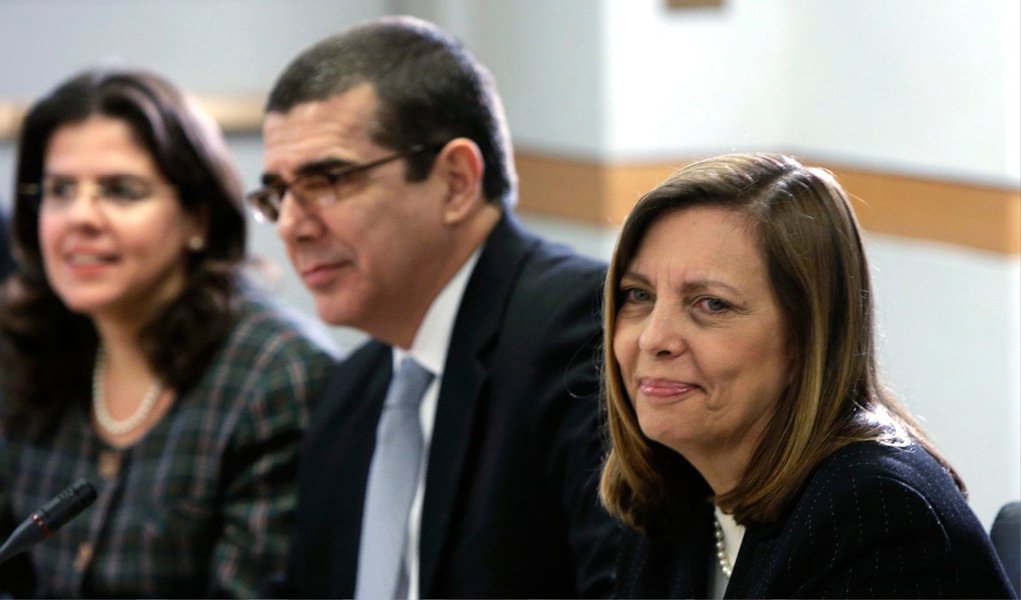 Cuba "registrou progressos” nas negociações com os Estados Unidos sobre o restabelecimento das relações diplomáticas e a reabertura de embaixadas nos dois países, disse nesta sexta (27) a diplomata cubana Josefina Vidal; “Tivemos uma boa reunião”, disse a diretora responsável pelos assuntos relacionados com os Estados Unidos do Ministério dos Negócios Estrangeiros de Cuba