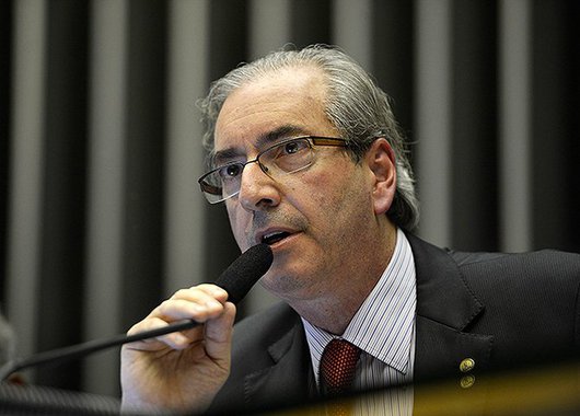 Se a suspeita contaminar os órgãos judiciários e policiais da União não será possível apurar mais nada contra ninguém, de uma forma totalmente insuspeita