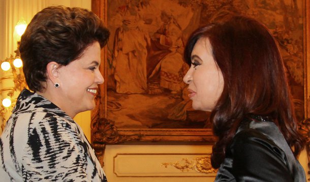 "Grande vitória de inclusão social e da integração regional", escreveu a presidente da Argentina, Cristina Kirchner, no Twitter. Já o presidente do Equador, Rafael Correa, destacou: "Maravilhoso triunfo de Dilma no Brasil". O presidente da Venezuela, Nicolás Maduro, ressaltou: "Vitória de Dilma no Brasil! Vitória do povo. Vitória de Lula e seu legado. Vitória dos povos da América Latina e do Caribe"