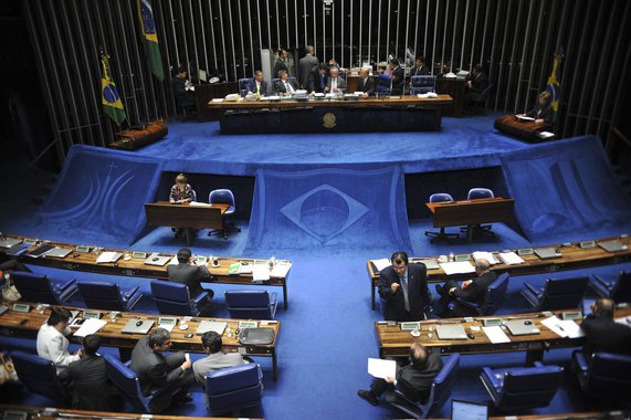 Quando retomarem os trabalhos em 2 de fevereiro, e elegerem a nova composição da Comissão de Relações Exteriores, os senadores terão em pauta alguns assuntos importantes para analisar, como o acordo para criação do Novo Banco de Desenvolvimento e o Tratado para o Estabelecimento do Arranjo Contingente de Reservas do Brics (Brasil, Rússia, China, Índia e África do Sul)