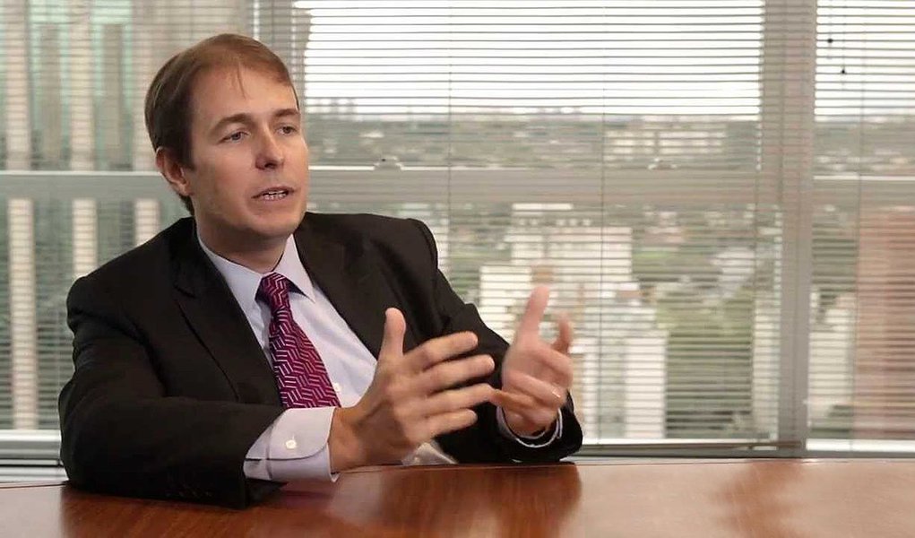 Segundo Ricardo Lacerda, sócio-fundador do banco de investimento BR Partners e ex-presidente dos bancos de investimento Goldman Sachs no Brasil e do Citigroup na América Latina, mercado deve dar voto de confiança ao governo Dilma Rousseff: “Apesar de suas promessas de mudança terem sido vagas, é evidente a necessidade de recuperação da credibilidade fiscal e de melhoria do diálogo com o setor privado”
