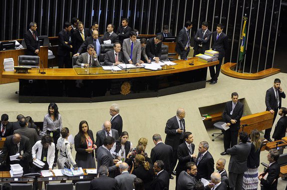 Quem tem acompanhado as sessões no Congresso Nacional percebe o clima beligerante que reina entre os partidos que perderam a eleição 2014