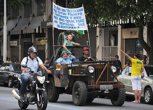 Incitar animosidade entre os militares e as classes sociais e as instituições civis é pregar que eles derrubem um governo ou que ataquem fisicamente membros de um partido político legitimamente constituído