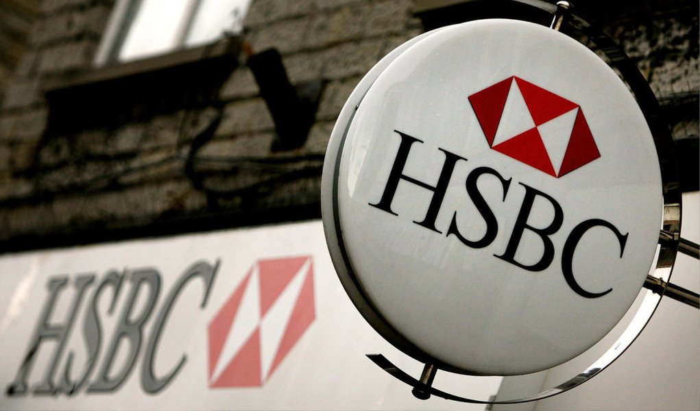  A Receita Federal continua trabalhando com o objetivo de aumentar as medidas de cooperação internacional necessárias para obter de autoridades europeias a lista oficial e integral dos contribuintes brasileiros suspeitos de ter contas na subsidiária do banco HSBC na Suíça; a lista do HSBC foi divulgada pelo International Consortium of Investigative Journalism (Consórcio Internacional de Jornalismo Investigativo) e pode indicar fraude fiscal