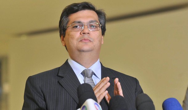 Os empresários maranhenses aprovaram a iniciativa do governo Flávio Dino de instituir o Conselho Empresarial do Maranhão (Cema); composto por entidades da classe empresarial e por representantes do poder público, o conselho foi instituído com o objetivo de ampliar a política de investimentos no Estado; "Essa é uma iniciativa importante e fundamental para o desenvolvimento do nosso estado. Vários governos prometeram elaborar uma estrutura semelhante, mas ficou somente na promessa", lembrou a presidente da Federação da Câmara de Dirigentes Lojistas do Maranhão, Maria do Socorro Noronha