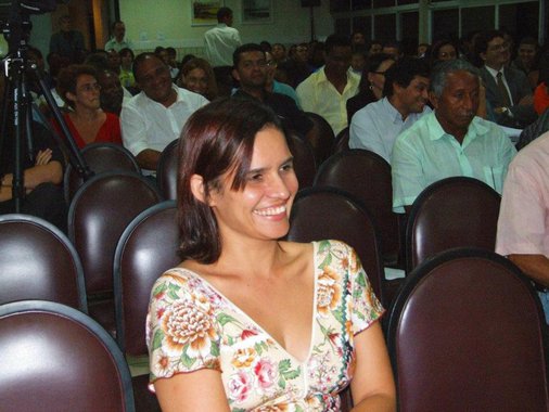O governador eleito Flávio Dino (PC do B) informou por meio das redes sociais também o nome de sua Chefe de Gabinete, que será a professora Joslene da Silva Rodrigues (Lene); professora da Rede Estadual de Ensino, Joslene participou da coordenação da campanha de Flávio Dino nos anos de 2006, 2008, 2010 e 2014