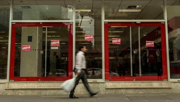 Confederação Nacional dos Trabalhadores do Ramo Financeiro (Contraf) vai realizar nesta quinta-feira 2 manifestações em frente à sede do Banco Central em Brasília e também nas nove representações da autarquia pelo país; categoria é contra as propostas de independência do BC que, segundo a entidade, beneficia apenas o sistema financeiro de bancos privados