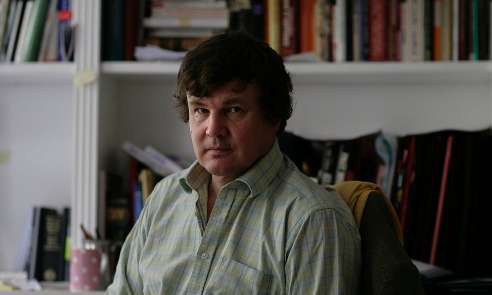 "A cobertura do HSBC no Telegraph britânico é fraudulenta com seus leitores. Se grandes jornais permitem que corporações influenciem seu conteúdo por medo de perder renda de propaganda, a própria democracia está em perigo", disse o jornalista Peter Osborne, que deixou o Daily Telegraph após ser impedido de publicar reportagens sobre as contas suíças do HSBC