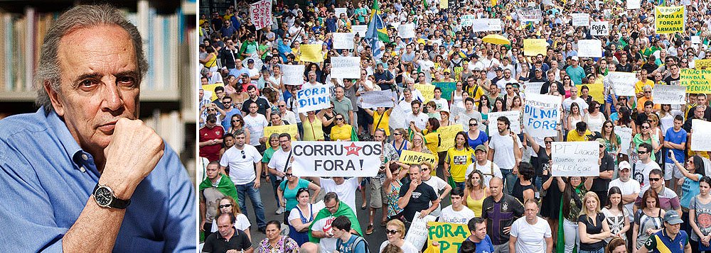 O colunista Janio de Freitas alerta, em sua coluna desta terça-feira, para o risco de um neogolpismo no Brasil; "No caso extremo dessas esperadas mudanças a história oferece a fileira de golpes de Estado, consumados ou não. A cada recuperação do regime legal estuprado pelos militares, 'nunca mais haveria golpe'. Até vir o seguinte", diz ele
