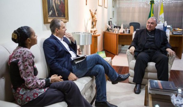 "Surpreso pela notícia, compartilho com todos a dor dos familiares e amigos. Conversamos ontem [12 de agosto] sobre planos e sonhos que ele tinha para o país. Lamento a sua morte neste tempo e nesta circunstância e saúdo com carinho aos familiares e amigos rezando para que a confiança na vida eterna console a todos", disse, em nota, dom Orani Tempesta