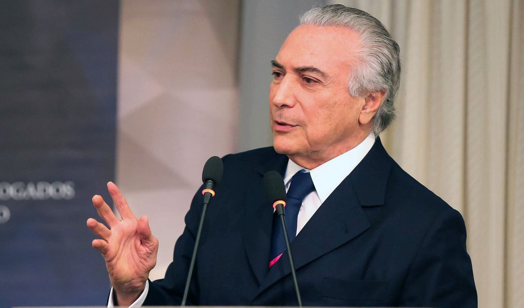 Desgaste da relação da aliança entre PT e PMDB tem como resultado o reforço da tese de uma ala peemedebista onde é melhor romper com o governo e pavimentar o caminho para uma candidatura própria à Presidência da República em 2018; dentre os possíveis candidatos estariam o vice-presidente Michel Temer, o prefeito do Rio de Janeiro, Eduardo Paes, e a ministra da Agricultura, Kátia Abreu