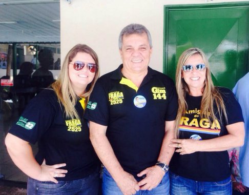 O Distrito Federal já tem seu oito novos deputados federais eleitos na votação deste domingo; Alberto Fraga (DEM) foi o mais votado, com 155 mil votos, o equivalente a 10,66% dos eleitores. O ex-governador do DF, Rogério Rosso (PSD) foi o segundo mais votado, com 6,37%, seguido por Érica Kokay (PT), com 6,37%; ao todo, foram 135 candidaturas à Câmara Federal pelo DF