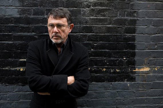 O historiador Shlomo Sand, nascido na Áustria e radicado em Israel desde os primeiros momentos da criação do estado judeu no Oriente Médio, na década de 1940, é uma das figuras mais conhecidas da esquerda israelense; conhecedor profundo do conflito entre judeus e palestinos, Sand diz que a sociedade  israelense está 'radicalizada e racista' demais para resolver seus problemas de dentro para fora e pede que América Latina faça pressão para for fim ao conflito atual, que já deixou mais de mil palestios mortos