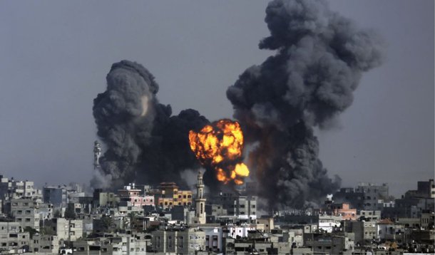 Movimento islâmico Hamas, que controla a Faixa de Gaza, aceitou uma trégua humanitária de 12 horas, neste sábado (26), proposta pelos Estados Unidos, pelo Egito e pela ONU; breve trégua, que começará às 7h, no horário local também foi aceita pelo governo de Israel; desde o início da ofensiva de Israel contra Gaza, há 18 dias, quase 900 pessoas morreram, das quais 800 palestinos