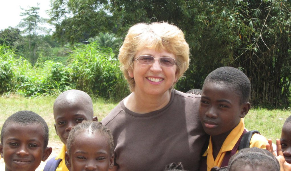 Nancy Writebol, infectada com o vírus ebola na Libéria, será tratada em um hospital de Atlanta (estado da Geórgia); a missionária foi transportada de ambulância para o hospital da Universidade de Emory, onde já está internado Kent Brantly, o médico norte-americano que também foi infectado com o vírus no mesmo país africano