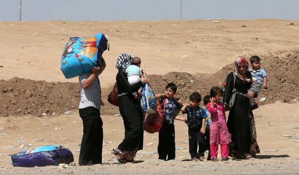 Os confrontos em quatro províncias do país começaram na semana passada; hoje (20), foi confirmada a morte de pelo menos 34 iraquianos das forças de segurança que atuavam em Al-Qaim, cidade na fronteira com a Síria a 400 quilômetros de Bagdá