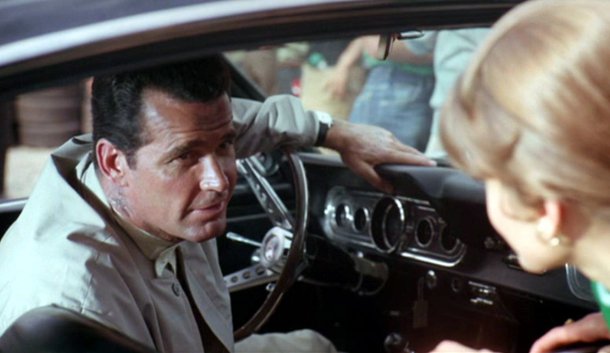 Ator James Garner, conhecido por seu papel na TV como jogador de "wisecraking" em "Maverick" e como o ex-presidiário que virou detetive particular em "The Rockford Files", foi encontrado morto por causas naturais na noite de sábado em sua casa em Los Angeles, de acordo com informações da polícia