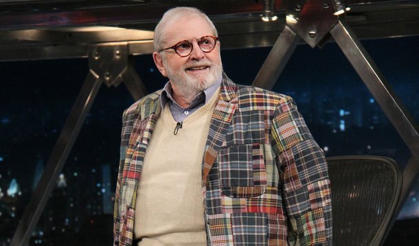 Apresentador, de 76 anos, foi hospitalizado na sexta-feira no Hospital Sírio Libanês, em São Paulo, para tratar da doença; de acordo com a direção de seu programa, o tratamento está evoluindo bem, com "ótima recuperação"