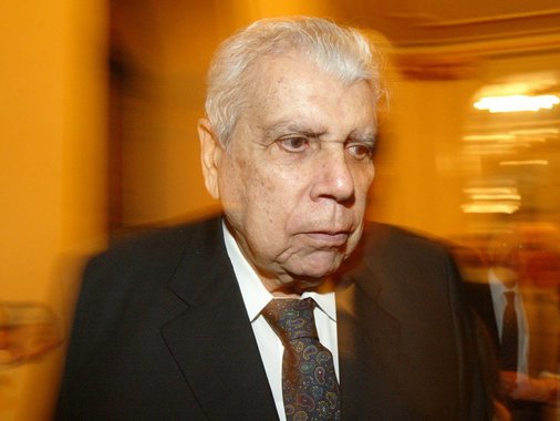 Aos 86 anos, o empresário Antônio Ermírio de Moraes, do conglomerado industrial Votorantim, morreu nesta madrugada por insuficiência cardíaca; corpo será velado a partir das 9h desta segunda-feira (25) no Salão Nobre do Hospital Beneficência Portuguesa; ele deixa a esposa, Maria Regina Costa de Moraes, e nove filhos