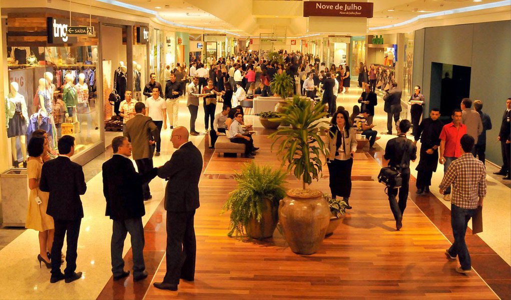 Apesar disso, a Confederação Nacional da Indústria considera que a confiança dos brasileiros ainda é baixa. O Índice Nacional de Expectativa do Consumidor (Inec) deste mês é 0,5% inferior ao de julho do ano passado