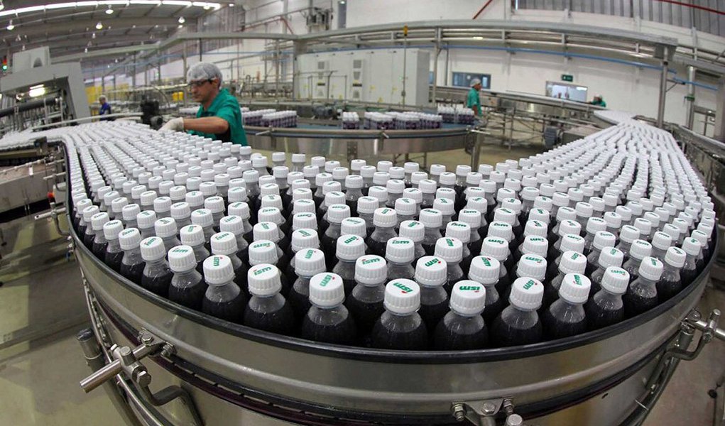 Nova projeção de investidores e analistas do mercado financeiro sobre o crescimento da economia é 1,44%, segundo dados coletados pelo Banco Central e publicados no boletim Focus; resultado é inferior ao divulgado na semana passada, de 1,5%