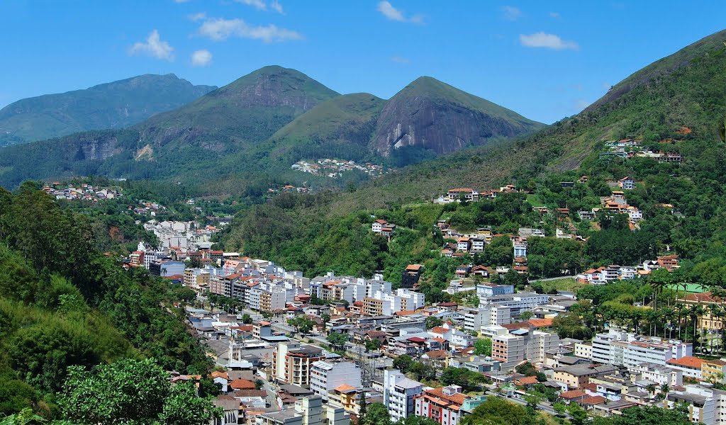 A cidade de Nova Friburgo - região serrana fluminense - esá cada dia mais perto de ter seu aeroporto regional, informou o prefeito da cidade, Rogério Cabral; segundo ele, especialistas e técnicos de uma empresa contratada pelo Banco do Brasil já sobrevoaram e fizeram simulações de pouso e decolagem numa área em Conquista, na zona rural do município, e aprovaram o local para a instalação do terminal aéreo de médio porte