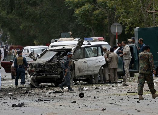 Explosão mais violenta aconteceu no distrito de Bayaa, onde um carro bomba explodiu matando 23 pessoas, muitas delas jovens que jogavam bilhar; informações mais detalhadas sobre as demais explosões ainda não foram divulgadas