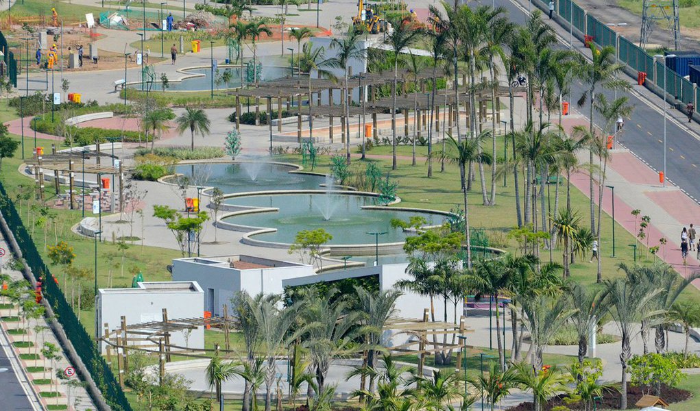 A Prefeitura do Rio, por meio da Secretaria Municipal de Obras, licitou o projeto para execução do Parque Madureira II; sucesso desde que foi inaugurado, em junho de 2012, o Parque será ampliado e ganhará atrações inovadoras; as obras devem começar no próximo mês, com duração de dois anos e investimento em torno de R$ 277,5 milhões; o local que possui, atualmente, 1,3 km de comprimento, passará a ter 4,5 km, aproximadamente