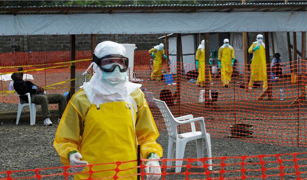 Apesar dos números, a Organização Mundial da Saúde (OMS) divulgou relatório nesta quarta-feira, 27, em que acredita não haver relação entre esses casos, registrados na província congolesa de Equateur, e os da Libéria, Nigéria, Guiné e de Serra Leoa; Ministério da Saúde do Congo está rastreando possíveis contatos que os contaminados tiveram para evitar maior disseminação da doença, e acompanha 80 pessoas de perto, com base em experiências anteriores, pois este é o sétimo surto de ebola no país, onde o vírus surgiu pela primeira vez em 1976, quando o país ainda era conhecido como Zaire