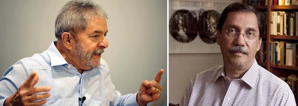 Segundo colunista, são tão grandes os interesses petistas, alguns até mesmo inconfessáveis, que, se a presidente Dilma continuar a cair nas pesquisas eleitorais, as pressões podem se tornar insuportáveis para que Lula entre em campo novamente para salvar o time