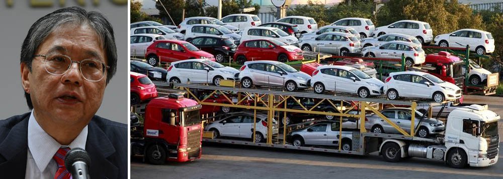 Previsão para produção passou de alta de 1,4% esse ano para queda de 10%, a 3,339 milhões de veículos, no que seria a maior redução na produção em 16 anos no Brasil; segundo o presidente da Anfavea, Luiz Moan, "não é um bom número, mas temos todas as indicações de que teremos uma variação positiva em todos os fatores de nossas previsões"