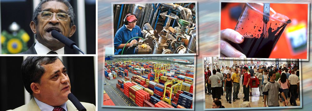 Em entrevista ao 247, o líder do PT na Câmara, Vicentinho, destaca que o crescimento econômico brasileiro é considerado baixo apenas por "economistas de elite", uma vez que, "diferentemente de outros governantes, se investiu na distribuição de renda" do País; "O que adianta crescer 8% se não chega na minha casa?", questionou; deputado José Guimarães (PT-CE) critica o discurso da oposição depois do resultado de 2,3% em 2013 apresentado pelo IBGE na última semana; "A oposição faz terrorismo procurando disseminar na opinião pública que o Brasil está à beira de um colapso. Mas os dados falam por si", declarou ao 247