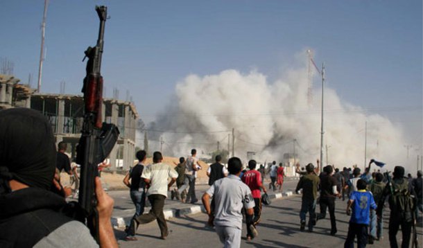 Governo retirou nesta quarta (16) nove brasileiros da Faixa de Gaza e os levou para o Egito; de acordo com o Itamaraty, eles cruzaram a fronteira pelo posto de Rafah, foram recebidos por dois funcionários da Embaixada do Brasil no Egito e levados ao Cairo, capital egípcia, onde estão hospedados em hotéis