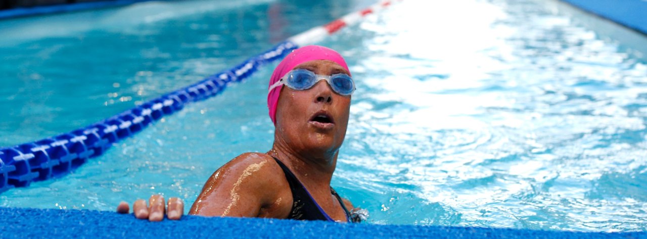 Na escuridão total da noite, queimada por águas-vivas, engasgando com a água do mar, cantando para si mesma, tendo alucinações... Diana Nyad simplesmente continuou nadando. E foi assim que ela finalmente realizou o seu sonho de vida como atleta: nadar mais de 185 quilômetros, de Cuba à Flórida, em condições extremas, aos 60 anos. Ouça a sua história