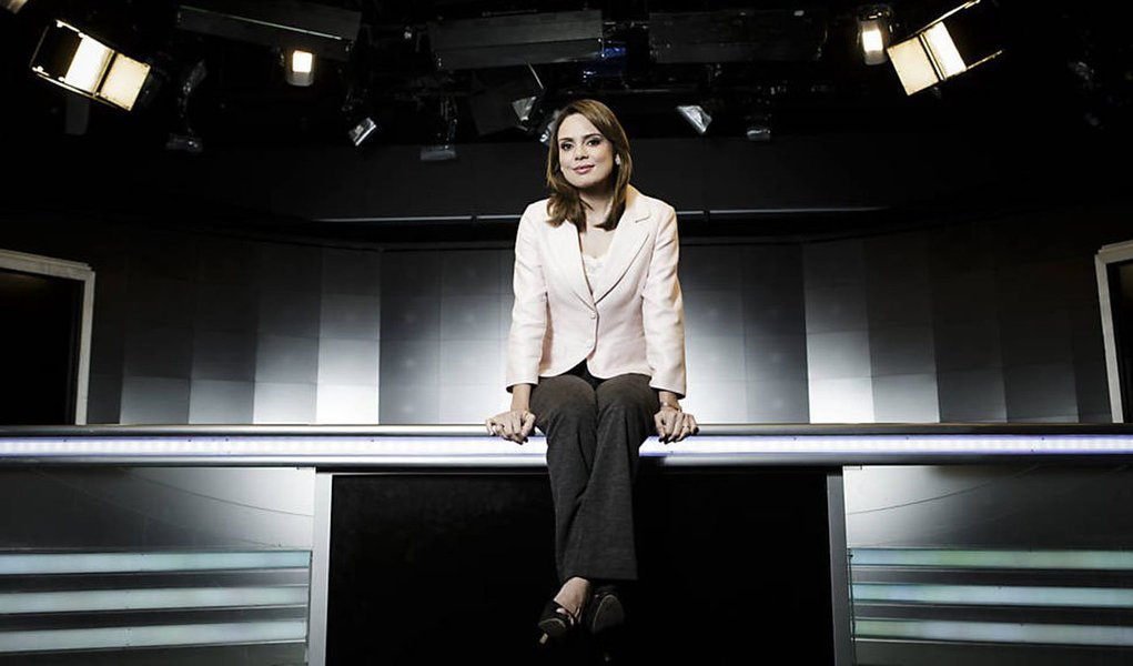 Âncora do SBT, bombardeada por críticas após exaltar linchamento de jovem no Rio de Janeiro, diz que a legislação brasileira autoriza qualquer cidadão a prender outro em flagrante delito; “menor infrator é sempre protegido por legiões de ONGs piedosas; o bandido é sempre vítima e nós somos cruéis algozes desses infelizes”, diz