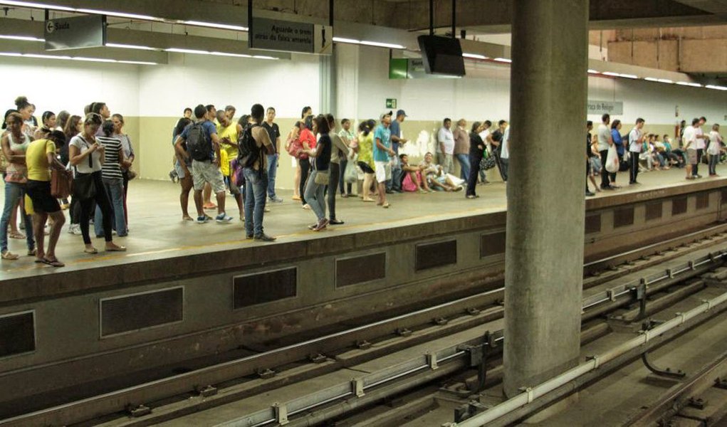 Metroviários do Distrito Federal decidiram retomar a greve por tempo indeterminado, após reunião sem acordo da categoria com o GDF, que ocorreu neste final de semana; conforme o Tribunal Regional do Trabalho (TRT), o caso será levado para o Ministério Público do Trabalho e, depois, volta para o tribunal para ser analisado e julgado nas próximas semanas