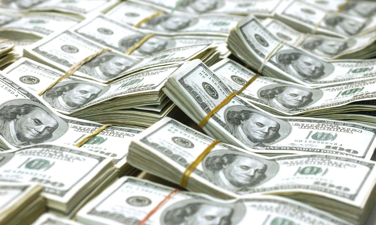 O Diário Oficial da União publica hoje decreto que zerou o Imposto sobre Operações Financeiras (IOF) de papéis de empresas brasileiras lançados em bolsas de valores nos Estados Unidos, como os ADRs (American Depositary Receipts); os ADRs são um instrumento criado pelas bolsas norte-americanas para permitir e facilitar que investidores norte-americanos negociem ações de empresas que não são dos Estados Unidos