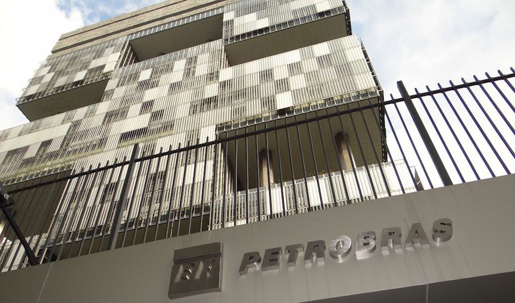 Diretoria executiva da estatal aprovou plano de incentivo a desligamentos de funcionários a partir dos 55 anos de idade; objetivo é contribuir para o alcance das metas de desempenho do Plano de Negócios e Gestão, segundo comunicado divulgado nesta sexta-feira (17)