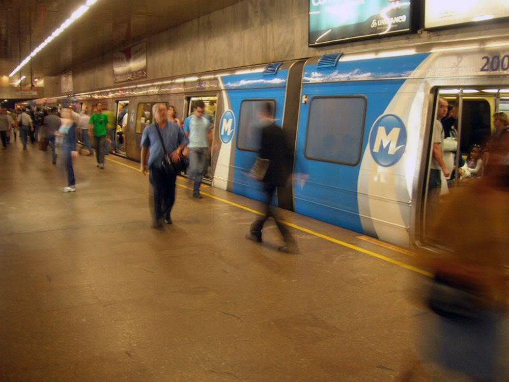 Apesar de o governador Sérgio Cabral ter informado, no dia 31 de janeiro, que as tarifas das passagens do metrô, barcas e trens não iriam sofrer reajuste, a assessoria de imprensa do Governo Estadual anunciou, por meio de nota, que haverá aumento, com exceção do valor para os usuários do Bilhete Único; O conselho diretor da agência reguladora de transportes (Agetransp) homologou reajuste de 5,72%