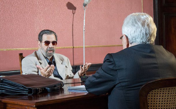 Coronel reformado do Exército, Paulo Malhães, de 76 anos, foi encontrado morto nesta manhã em seu sítio na zona rural de Nova Iguaçu, na Baixada Fluminense; segundo a polícia, três homens invadiram a casa, amarraram a mulher e o caseiro, e procuraram armas; durante a ação, o militar foi morto; em depoimento à Comissão Nacional da Verdade no mês passado, Malhães admitiu ter torturado, matado e ocultado cadáveres durante a ditadura militar