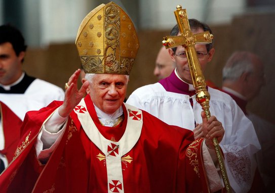 "O papa Bento está em paz consigo e acho que ele até está em paz com Deus", disse o arcebispo Georg Ganswein, cujas duas funções o colocam em contato com o papa atual e o papa emérito diariamente