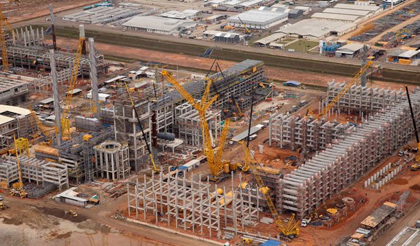 Depois de 40 dias de paralisação, terminou a greve dos trabalhadores das obras do Complexo Petroquímico do Rio de Janeiro (Comperj); a greve foi encerrada com a proposta de aumento linear de 9%, pagamento da Participação nos Lucros e Resultados até a próxima sexta-feira (21), vale-alimentação de R$ 410, mais um vale extra e o pagamento de oito dias parados; a categoria pede 15% de reajuste e vale-alimentação de R$ 500