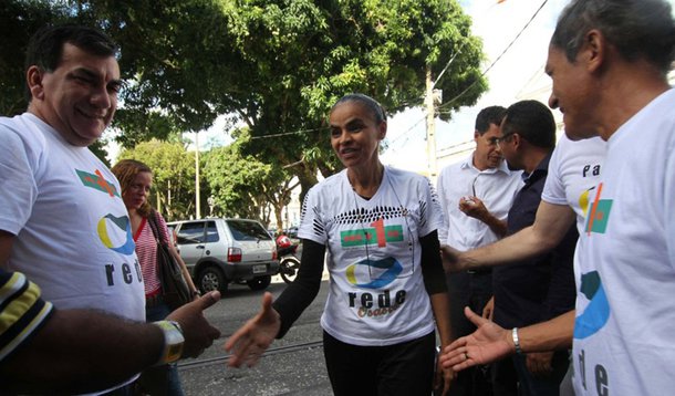 Após ver o pedido de criação do seu partido, o Rede Sustentabilidade, ser negado em outubro passado, a ex-senadora Marina Silva não apresentou novas assinaturas e a ação foi arquivada pelo Tribunal Superior Eleitoral, nesta quarta (5); ao que parece, discurso de Marina de que adesão ao PSB seria provisória não procede; além disso, a perda do prazo revela um certo descaso da ex-ministra com um projeto que ela dizia ser tão importante para sua vida política; Rede continuará sendo um apêndice do PSB? 