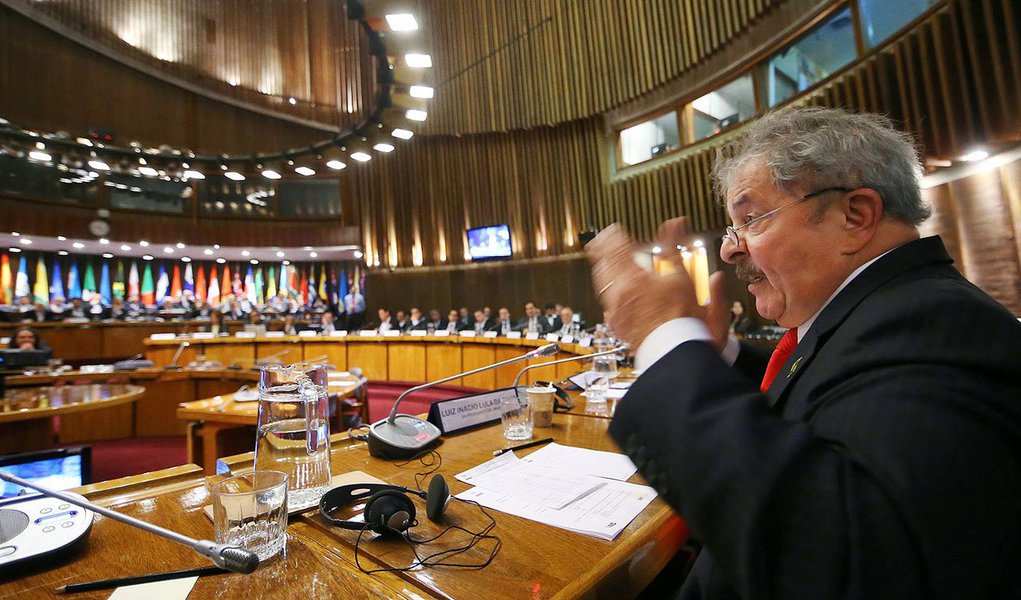 Plateia de membros do Americas Society e do Council of the Americas, que reúne representantes de bancos importantes como JPMorgan, Bank of Americ e Citi, disse que ex-presidente foi "bastante convincente" ao dizer que previsões sobre o país são exageradas; no início da semana, o Fed, banco central americano, apontou o Brasil como um dos emergentes mais vulneráveis 