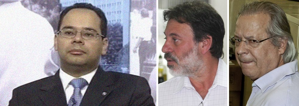 O juiz Bruno Silva Ribeiro, da Vara de Execuções Penais do Distrito Federal, que é também filho de um dirigente do PSDB no Distrito Federal, proibiu que os presos da Penitenciária da Papuda, no Distrito Federal, recebam visitas às sextas-feiras; isso se aplica a José Dirceu e Delúbio Soares